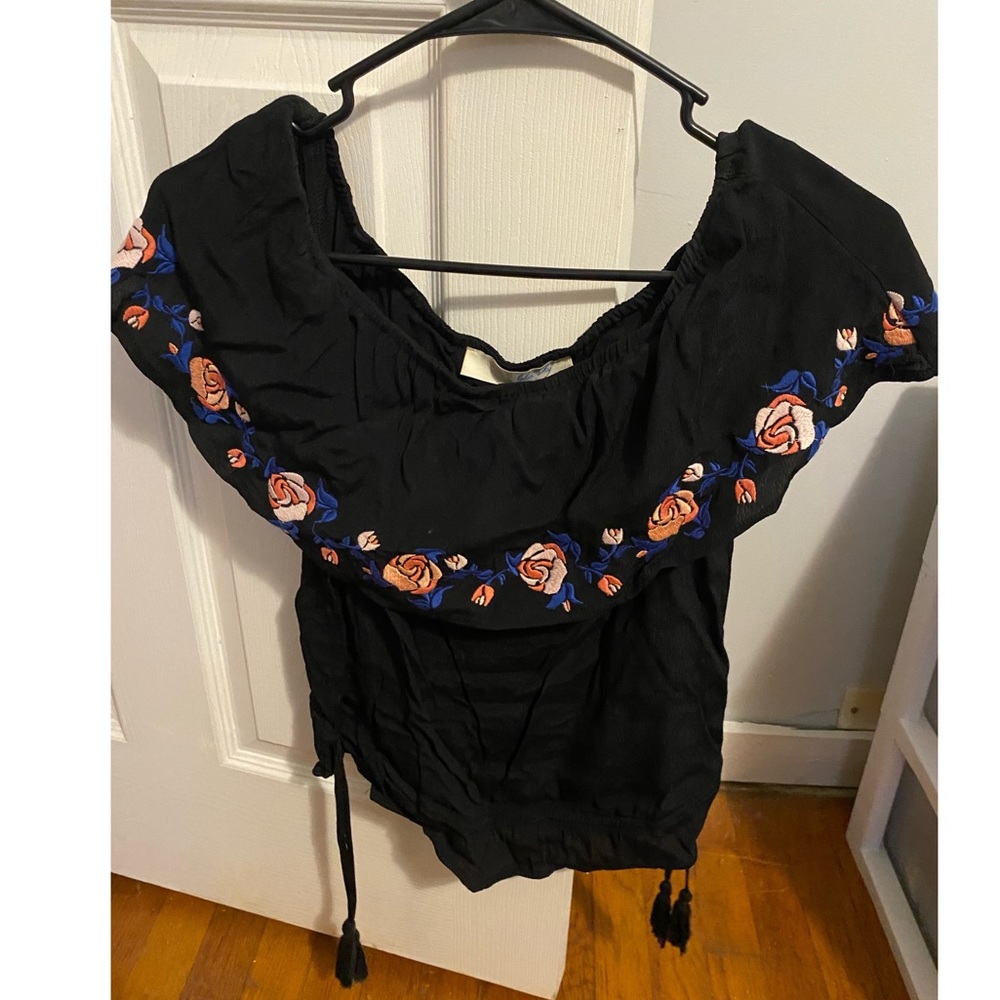 Lizard thicket crop top